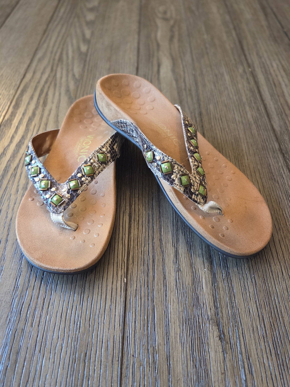 Vionic Orthaheel Floriana Green Jeweled Thong Sandals